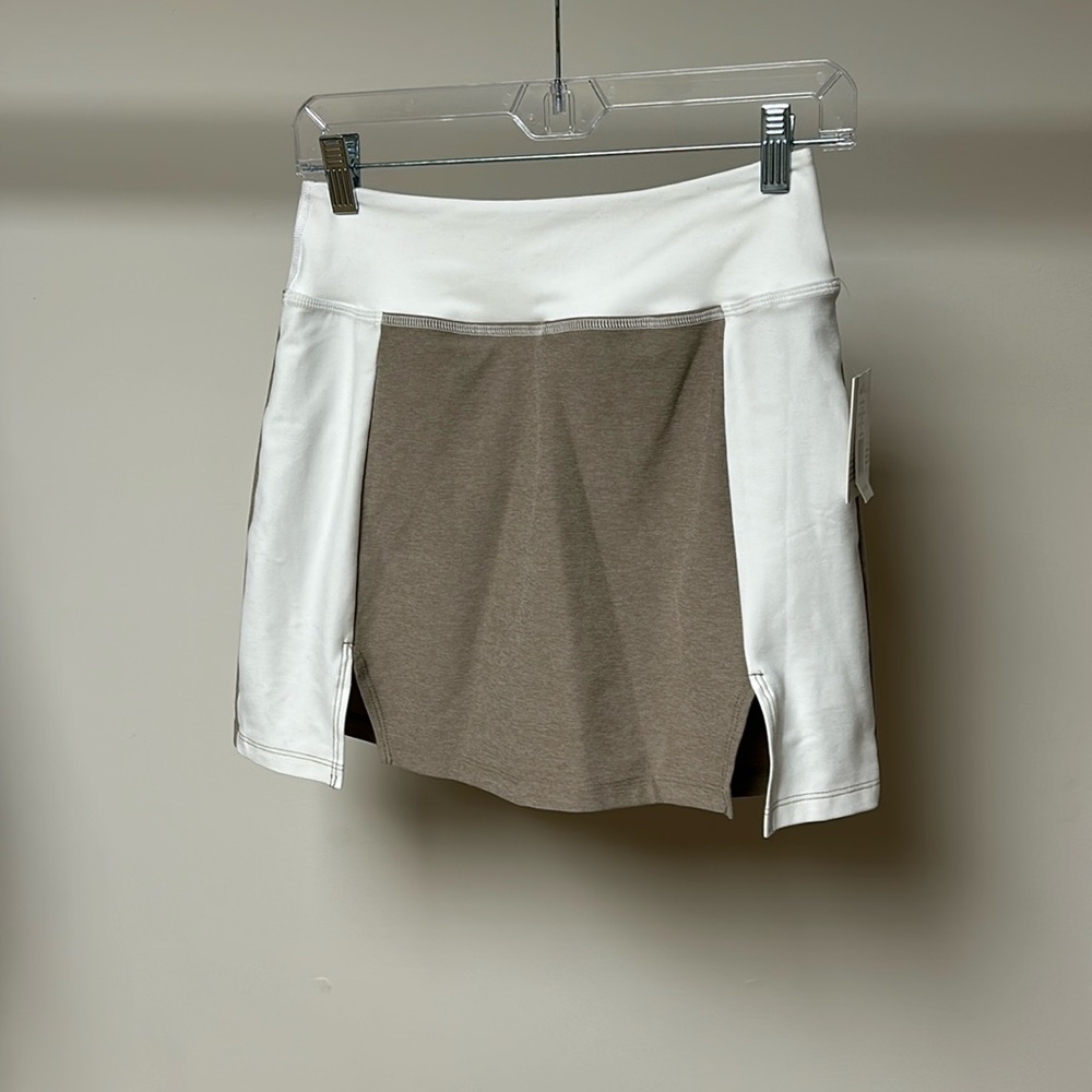 Beyond yoga outlines skirt oyster off white
